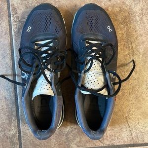 On Cloud Flyer size 6.5